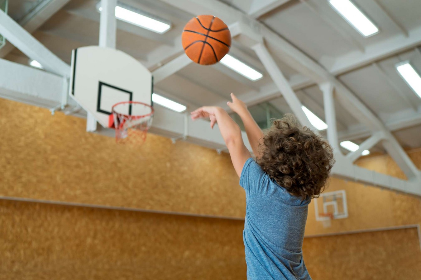 Tingkatkan Permainan Bola Basket dengan Strategi Ini